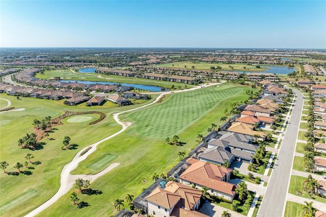 5572 MULLIGAN WAY, Lakewood Ranch, FL 34211