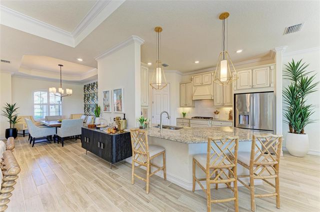 5572 MULLIGAN WAY, Lakewood Ranch, FL 34211