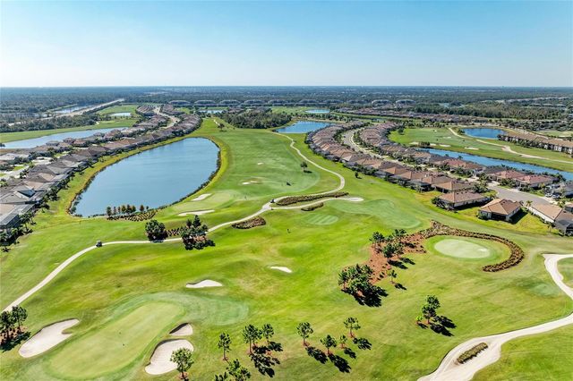 5572 MULLIGAN WAY, Lakewood Ranch, FL 34211