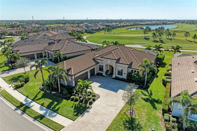 5572 MULLIGAN WAY, Lakewood Ranch, FL 34211