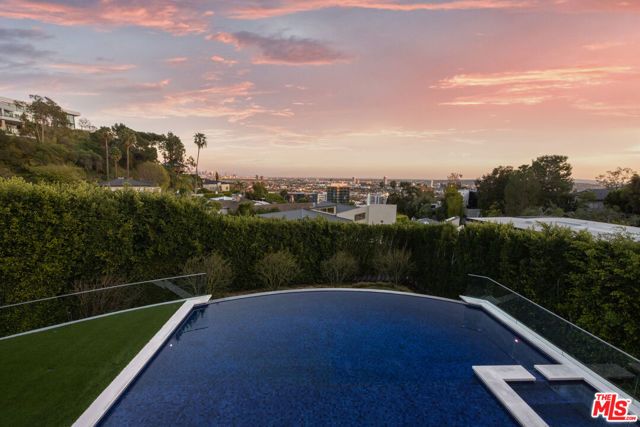 1401 Londonderry Place, Los Angeles, CA 90069