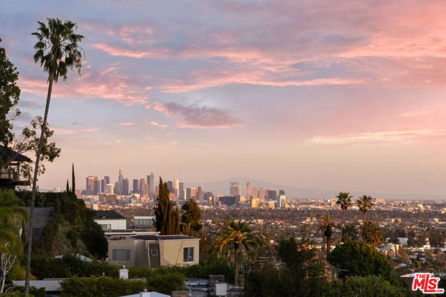 1401 Londonderry Place, Los Angeles, CA 90069