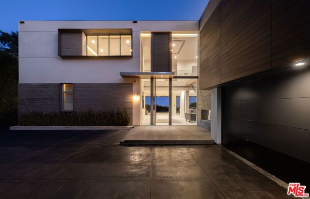 1401 Londonderry Place, Los Angeles, CA 90069