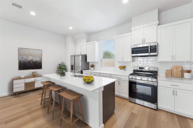 1013 Erin Street V, Houston, TX 77009