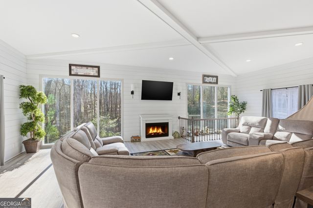 761 E Wolf Creek Road, Tiger, GA 30576