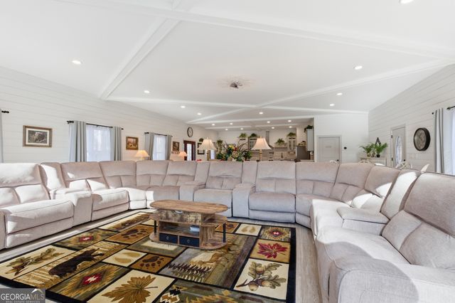 761 E Wolf Creek Road, Tiger, GA 30576