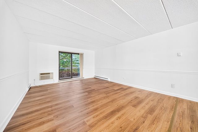 85 Commons Drive 301, Shrewsbury, MA 01545