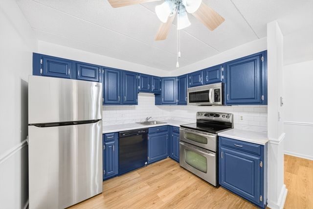 85 Commons Drive 301, Shrewsbury, MA 01545