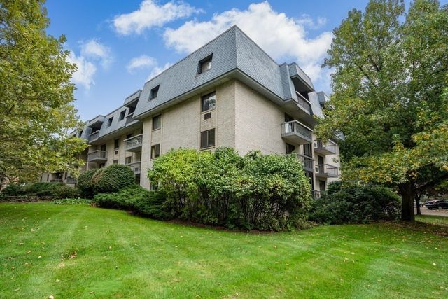 85 Commons Drive 301, Shrewsbury, MA 01545