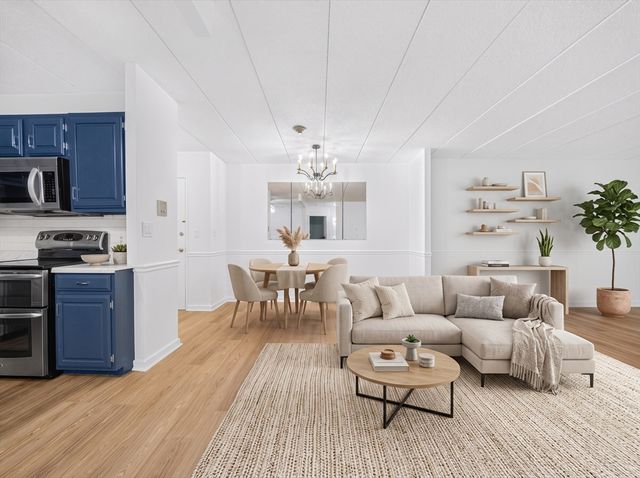 85 Commons Drive 301, Shrewsbury, MA 01545