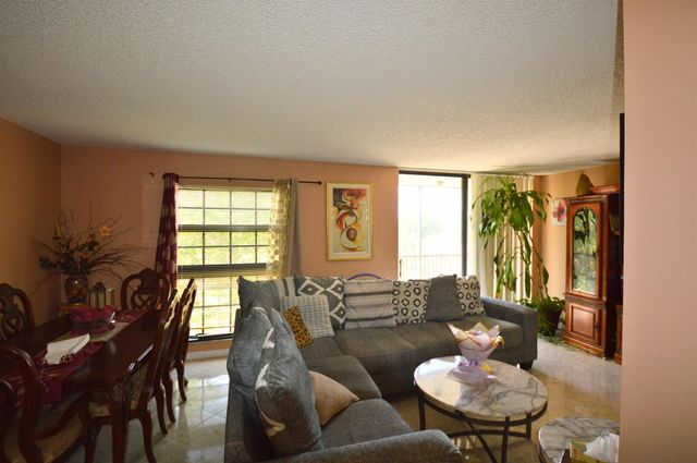 5570 NW 44th Street 318a, Lauderhill, FL 33319
