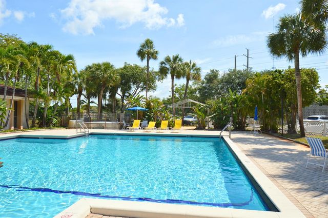5570 NW 44th Street 318a, Lauderhill, FL 33319