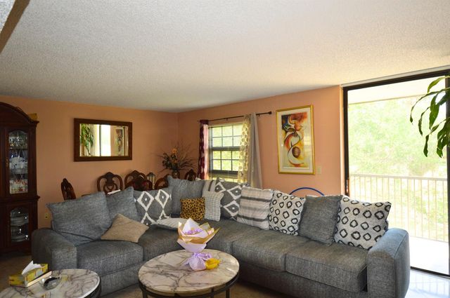 5570 NW 44th Street 318a, Lauderhill, FL 33319
