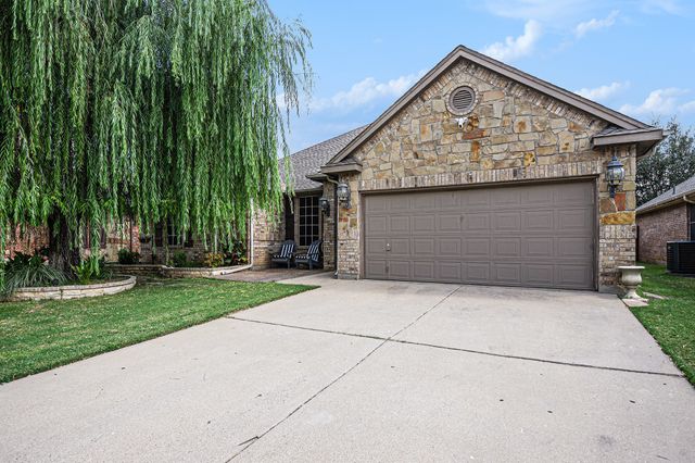 1733 Colorado Drive, Burleson, TX 76028