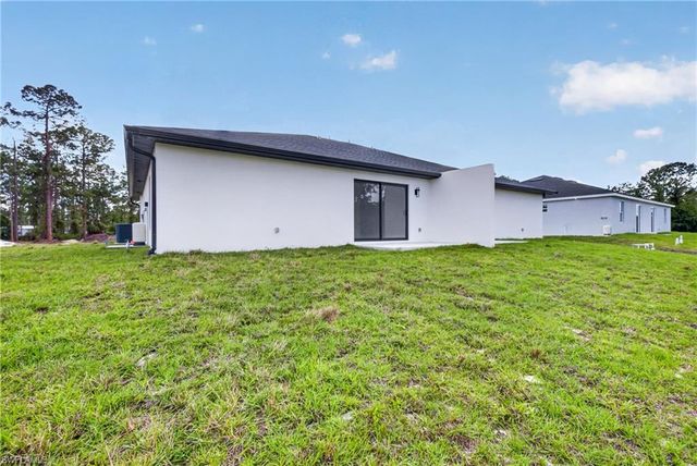 1001 E 12th ST, Lehigh Acres, FL 33972