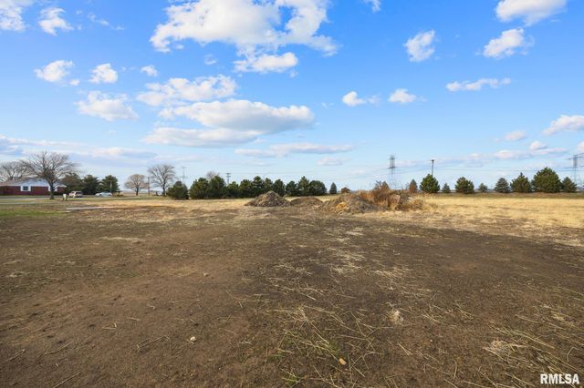 1920 - 1922 MAYFLOWER Drive, Pekin, IL 61554