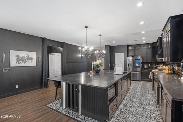 201 E MULE TRAIN Trail, San Tan Valley, AZ 85143