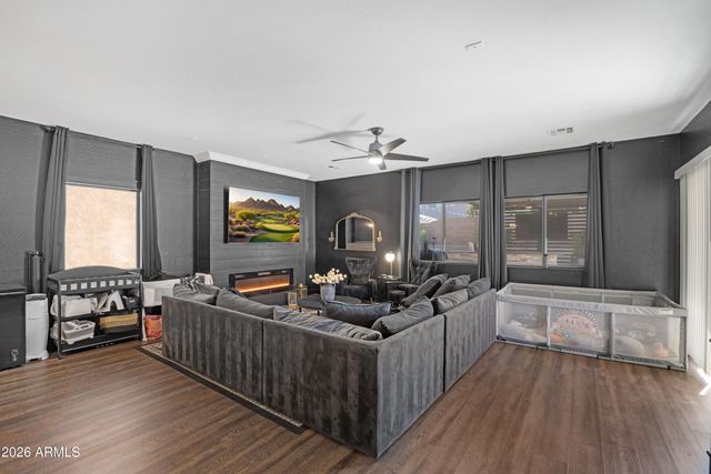 201 E MULE TRAIN Trail, San Tan Valley, AZ 85143