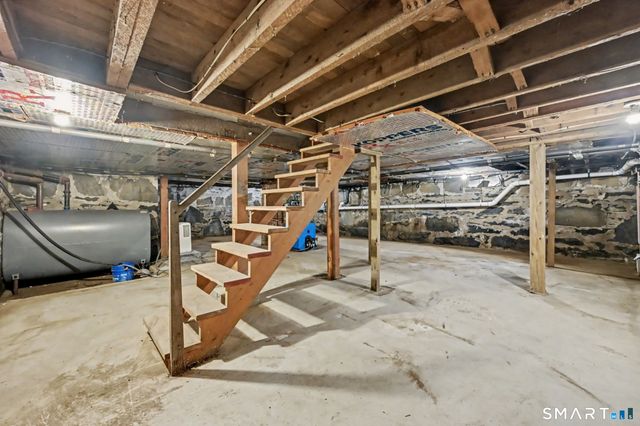 33 Hatch Road, Bridgewater, CT 06752