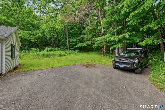 33 Hatch Road, Bridgewater, CT 06752