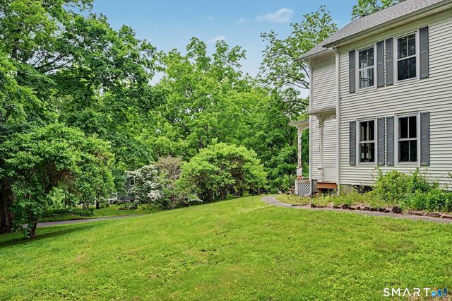33 Hatch Road, Bridgewater, CT 06752
