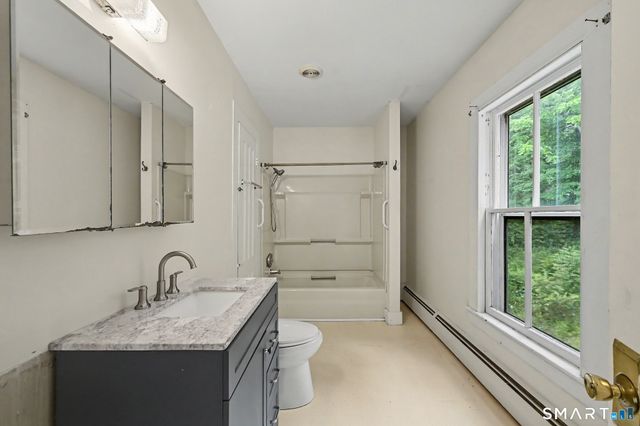 33 Hatch Road, Bridgewater, CT 06752