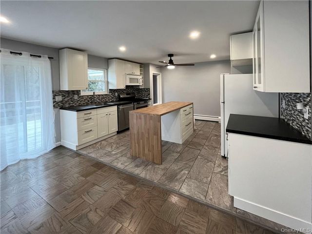 7 Brush Court, Garnerville, NY 10923