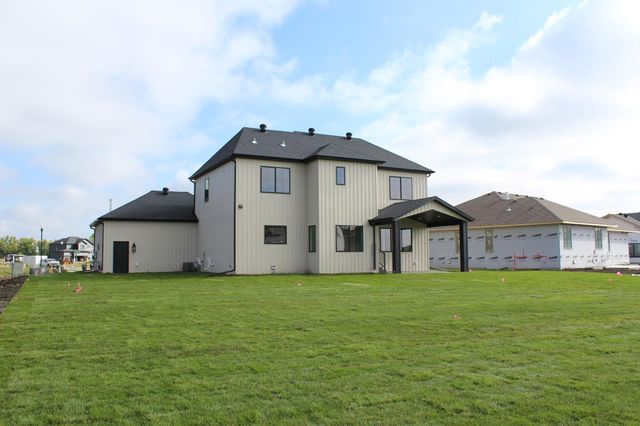 3248 66th Avenue S, Fargo, ND 58104