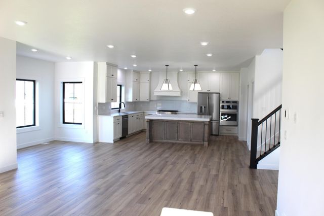 3248 66th Avenue S, Fargo, ND 58104