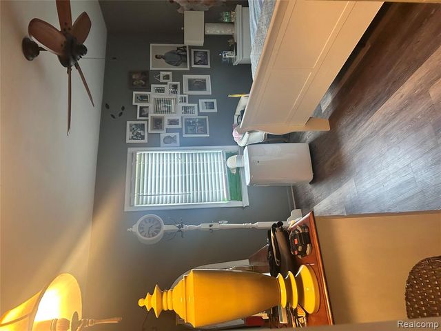 305 Goldengate Street, Lake Orion, MI 48362