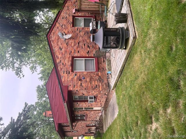 305 Goldengate Street, Lake Orion, MI 48362