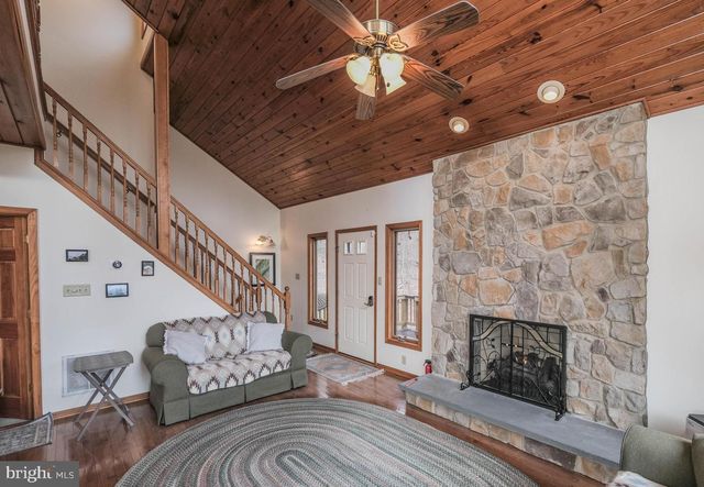 642 PADDYS RUN RD, Star Tannery, VA 22654