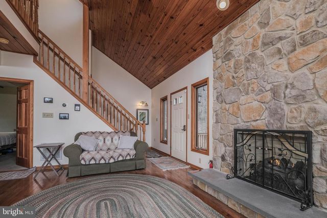 642 PADDYS RUN RD, Star Tannery, VA 22654