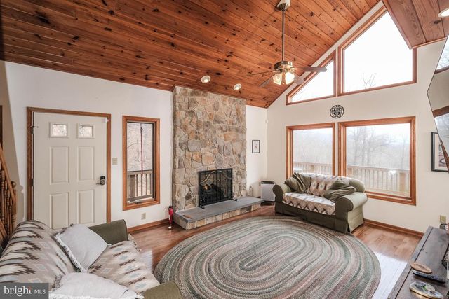 642 PADDYS RUN RD, Star Tannery, VA 22654