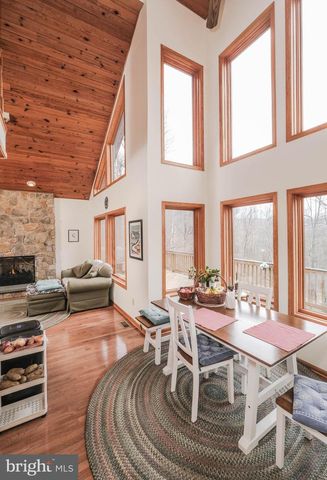 642 PADDYS RUN RD, Star Tannery, VA 22654