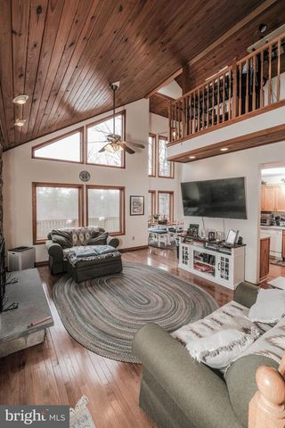 642 PADDYS RUN RD, Star Tannery, VA 22654