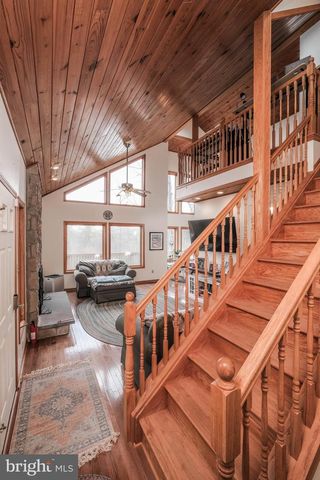 642 PADDYS RUN RD, Star Tannery, VA 22654