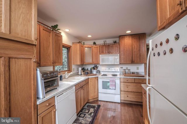 642 PADDYS RUN RD, Star Tannery, VA 22654