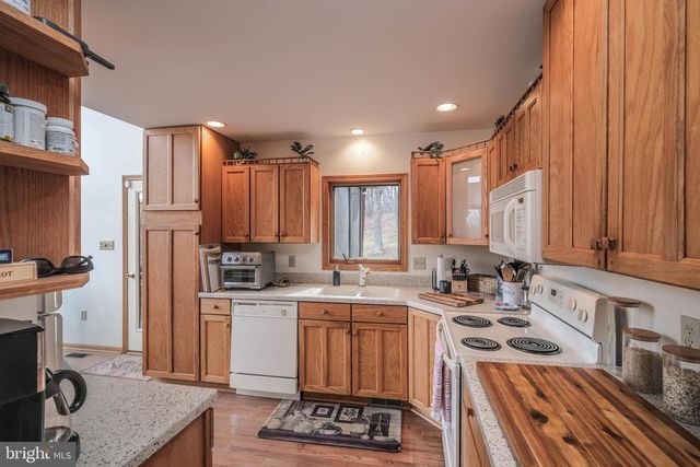 642 PADDYS RUN RD, Star Tannery, VA 22654