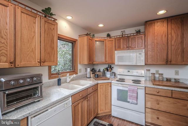 642 PADDYS RUN RD, Star Tannery, VA 22654