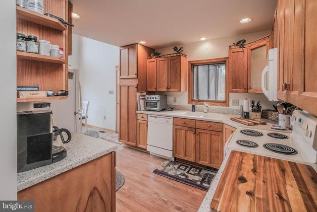 642 PADDYS RUN RD, Star Tannery, VA 22654