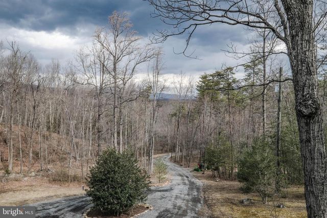 642 PADDYS RUN RD, Star Tannery, VA 22654