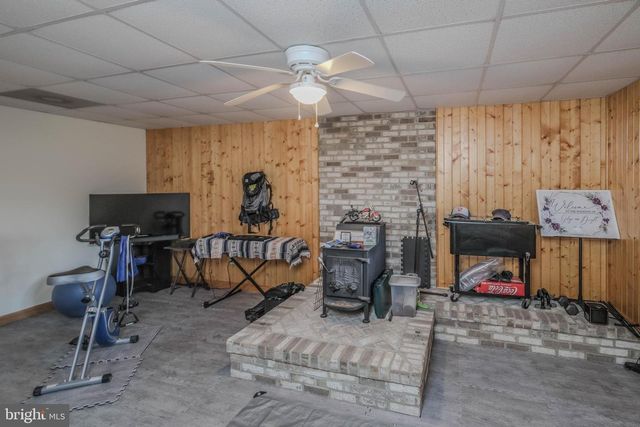 642 PADDYS RUN RD, Star Tannery, VA 22654