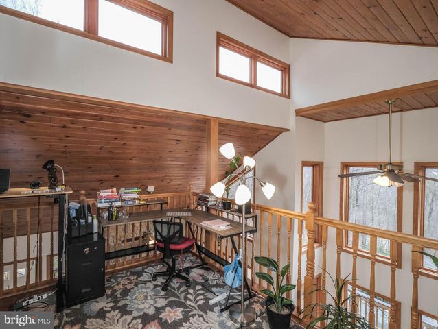 642 PADDYS RUN RD, Star Tannery, VA 22654