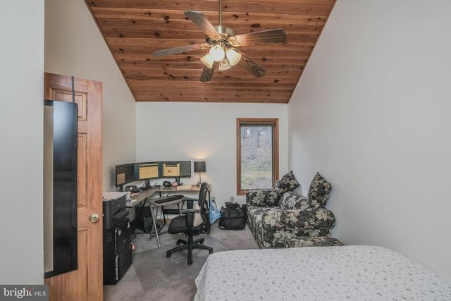 642 PADDYS RUN RD, Star Tannery, VA 22654