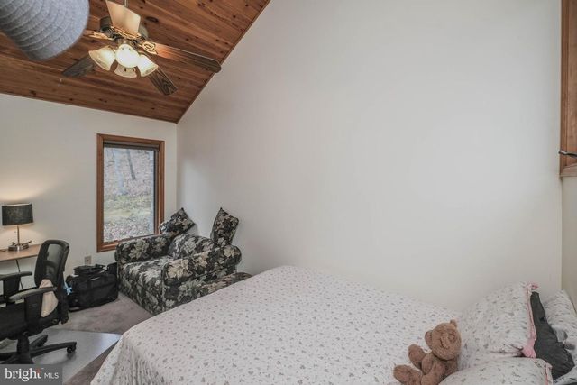 642 PADDYS RUN RD, Star Tannery, VA 22654