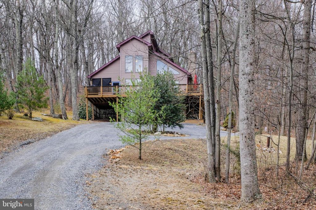 642 PADDYS RUN RD, Star Tannery, VA 22654