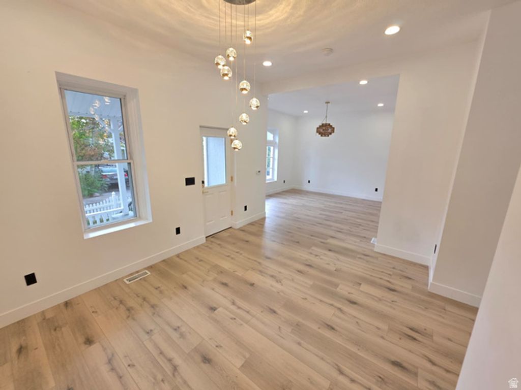 139 S DOOLEY CT, Salt Lake City, UT 84102 — photo 3