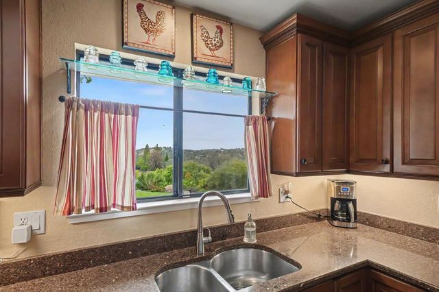6364 Baldwin St, Valley Springs, CA 95252