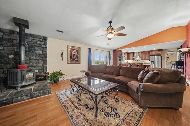 6364 Baldwin St, Valley Springs, CA 95252